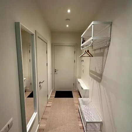 Cozy Flat Near Center